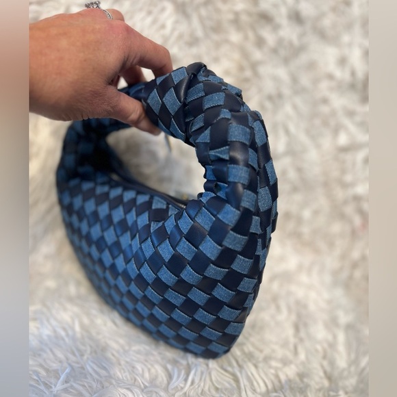 ๐๐NWT-URBAN EXPRESSIONS DENIM TRACY WOVEN KNOT CLUTCH๐๐ - Picture 11 of 17